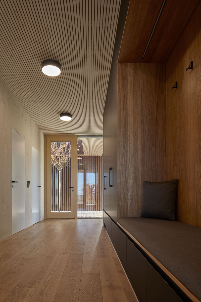 DrevoaStavby.cz Rozlehlá přízemní dřevostavba DrevoaStavby.cz Rozlehlá přízemní dřevostavba