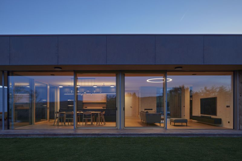 DrevoaStavby.cz Rozlehlá přízemní dřevostavba DrevoaStavby.cz Rozlehlá přízemní dřevostavba