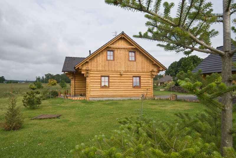 Drevoastavby.cz | Masivn&iacute; srub v Železn&yacute;ch hor&aacute;ch odolal i vichřici