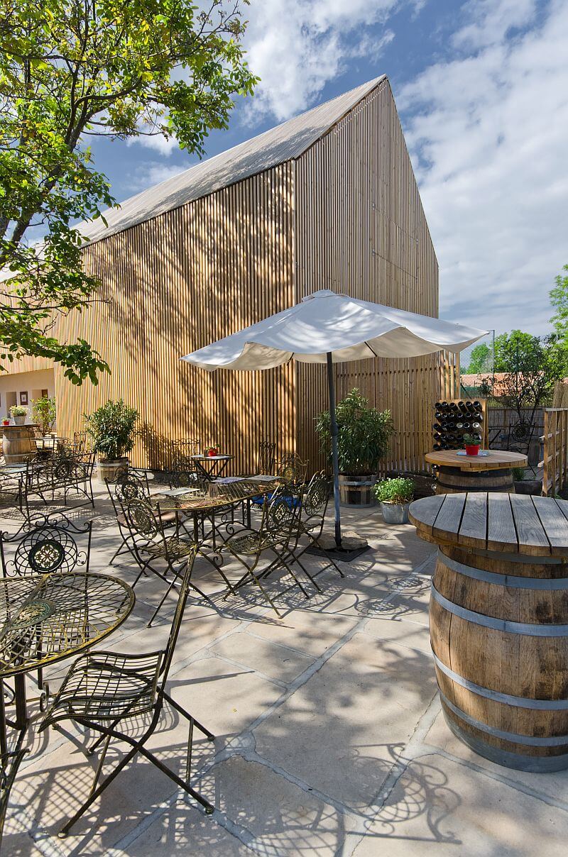 rekonstrukce-fary-cafe-fara-nadvori