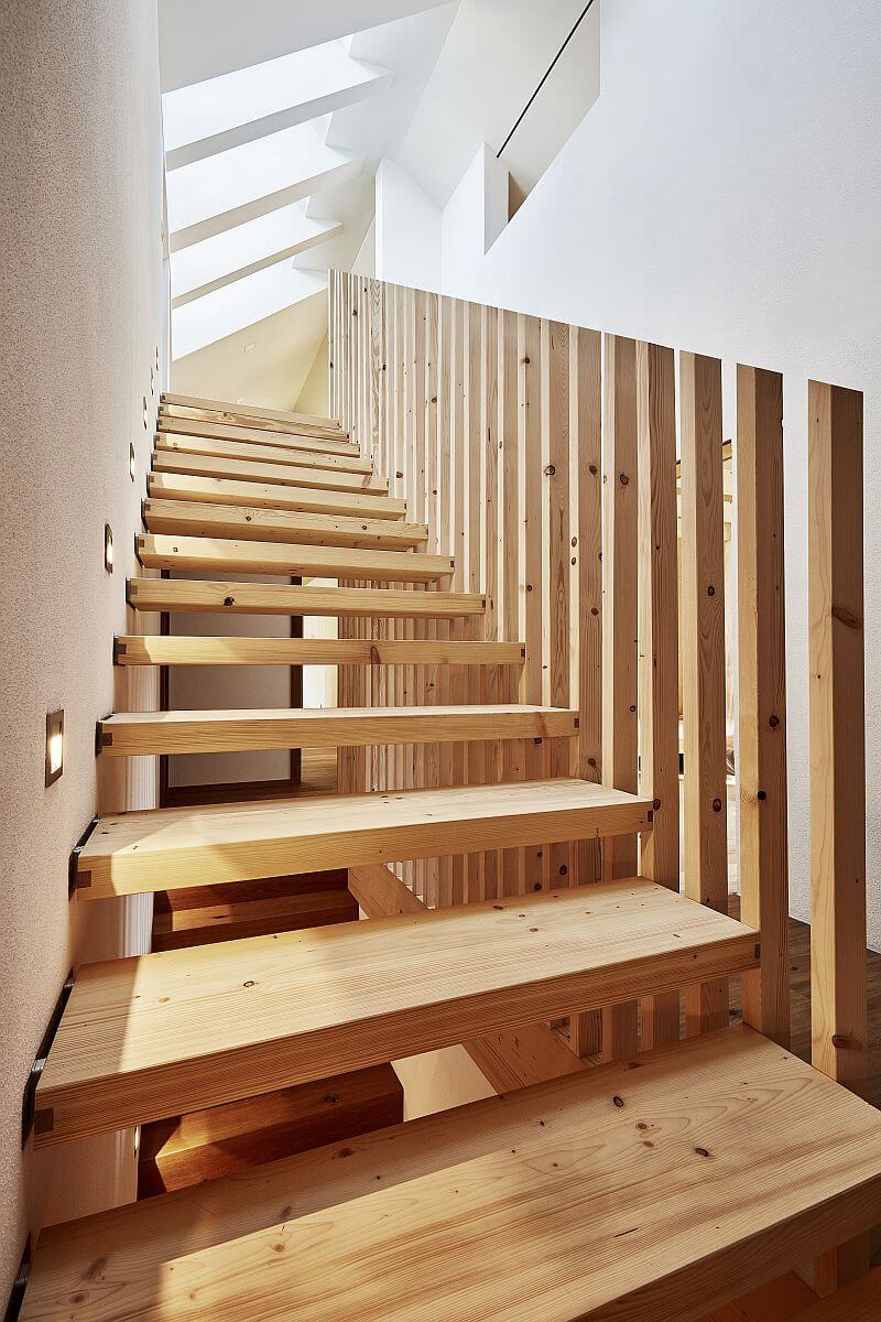 drevostavba-bez-lepidla-schodiste