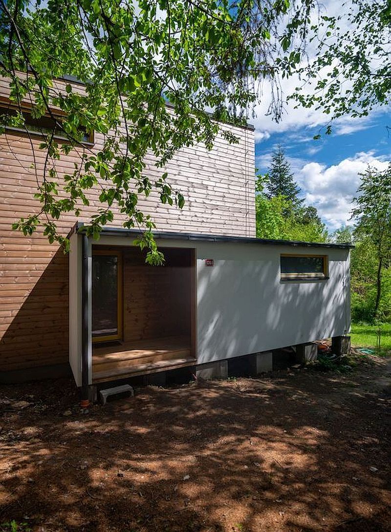 mala-kompaktni-drevostavba-vchod