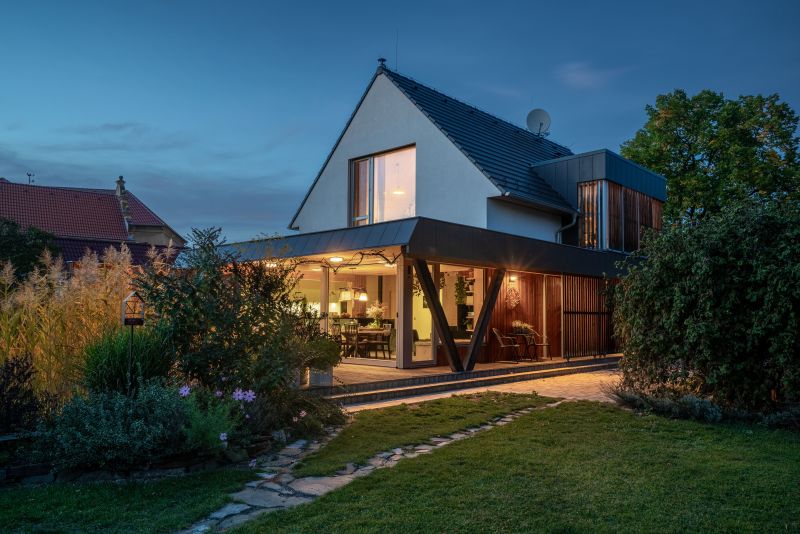 DrevoaStavby.cz Nízkoenergetická dřevostavba NOVATOP ve vesnické zástavbě DrevoaStavby.cz Nízkoenergetická dřevostavba NOVATOP ve vesnické zástavbě 2