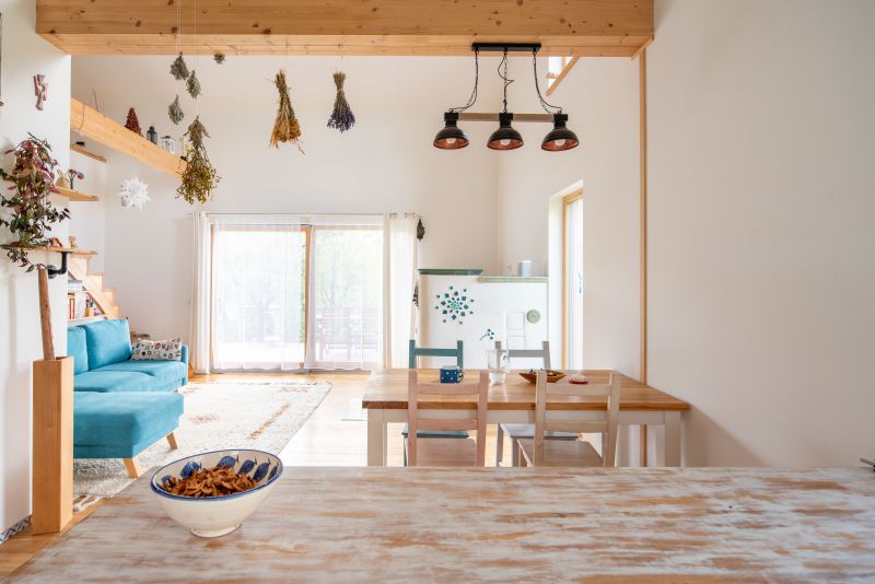 DrevoaStavby.cz Modulární dřevostavba mezi jabloněmi DrevoaStavby.cz Modulární dřevostavba mezi jabloněmi pokoj