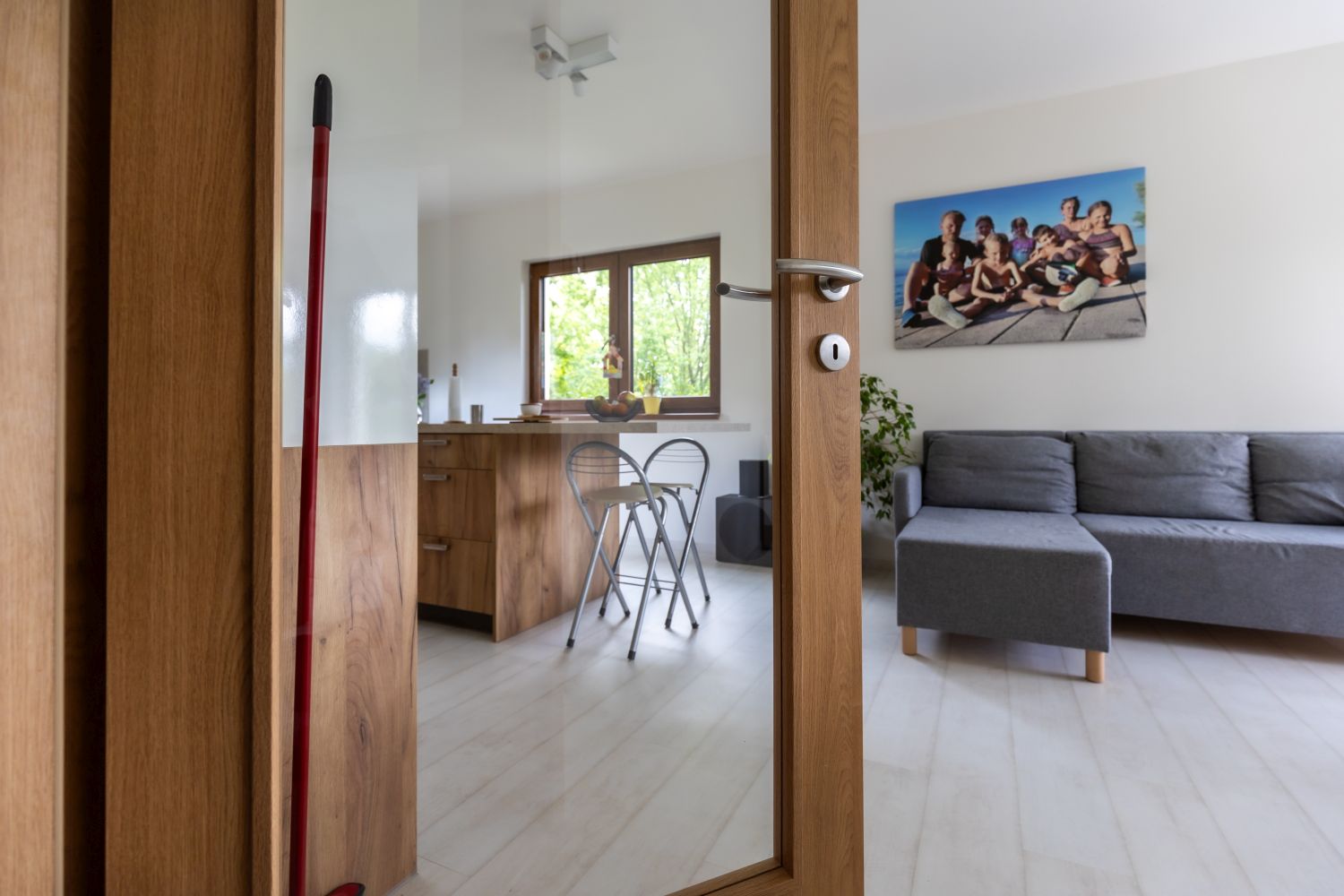 DrevoaStavby.cz Patrová dřevostavba mezi paneláky DrevoaStavby.cz Patrová dřevostavba mezi paneláky pokoj