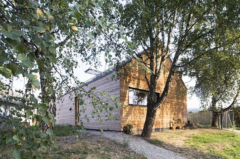 drevostavba-mezi-panelaky-dum