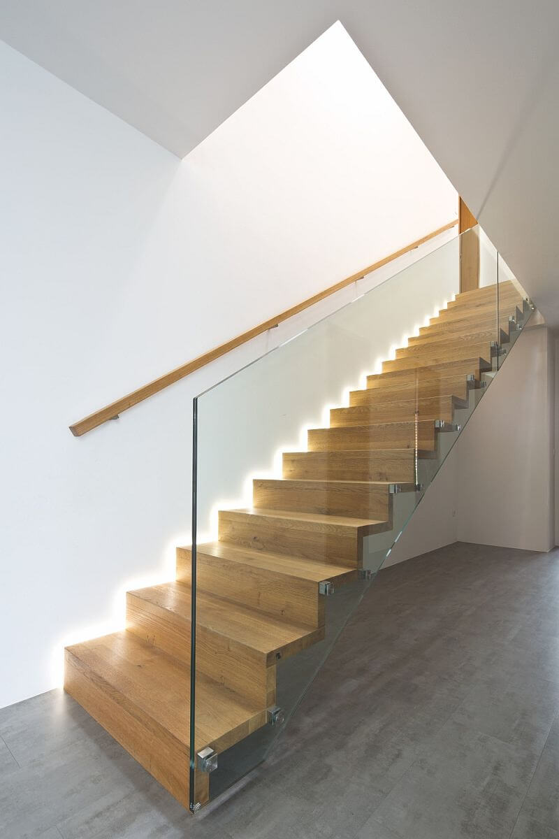 swn-osvetlene-schodiste-Harmonie-Glas-III