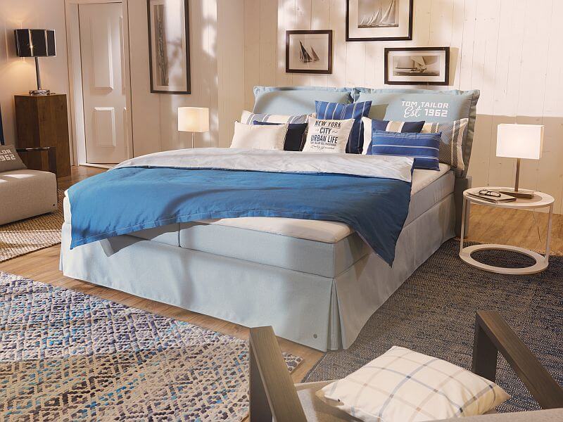 serial-textilii-koberec-CUSHION BOX XL Boxspring Bett - hellblauer Webstoff