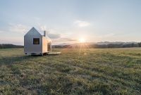 Soběstačn&aacute; mobiln&iacute; chata bez stavebn&iacute;ho povolen&iacute;