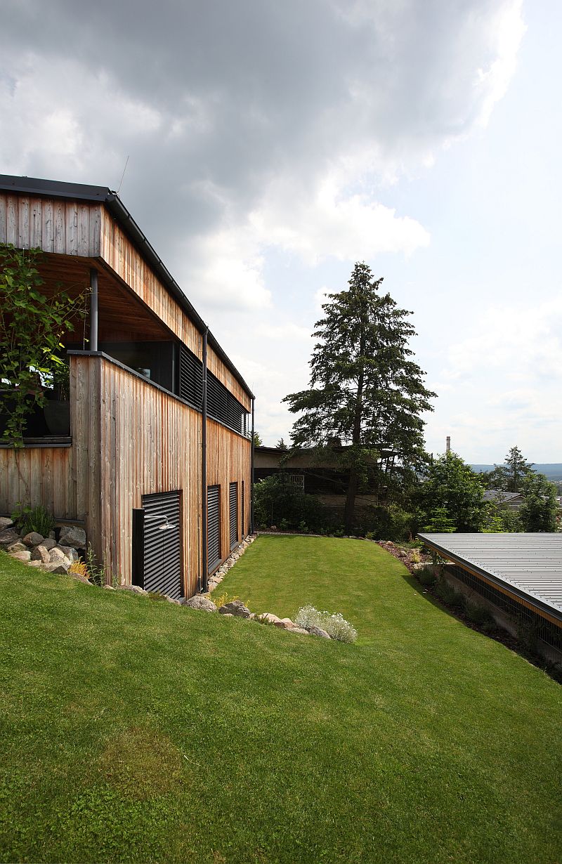 moderni-individualni-drevostavba-svah