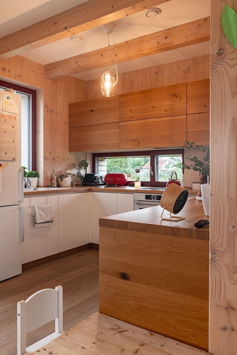 moderni-patrova-drevostavba-kuchyn