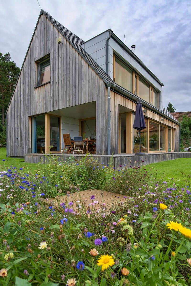 moderni-drevostavba-prodesi-domesi-stit