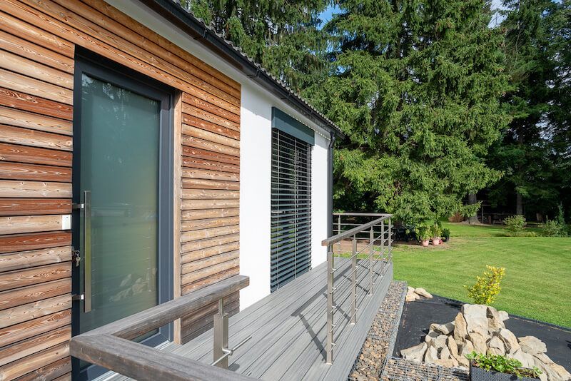 drevoastavby-treti-generace-v-jedne-zahrade-4