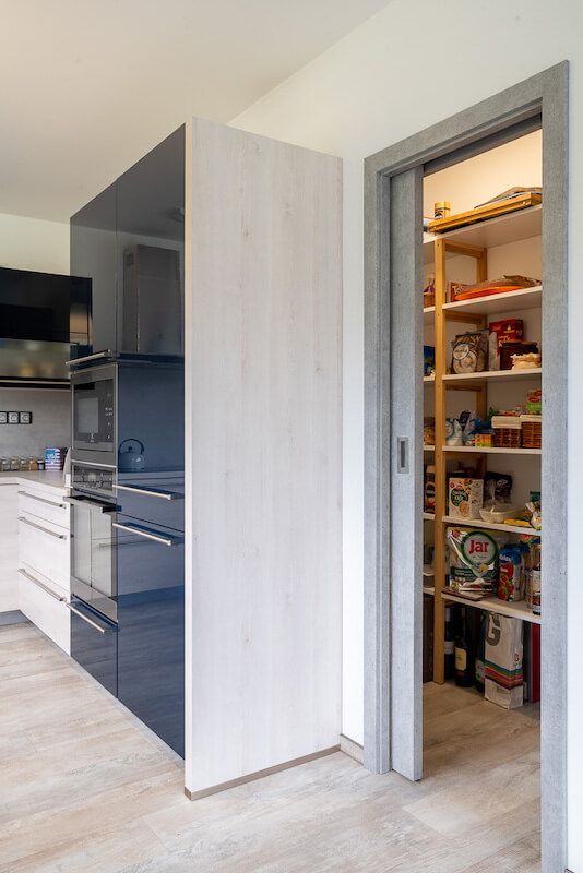 drevoastavby-treti-generace-v-jedne-zahrade-interier-komora