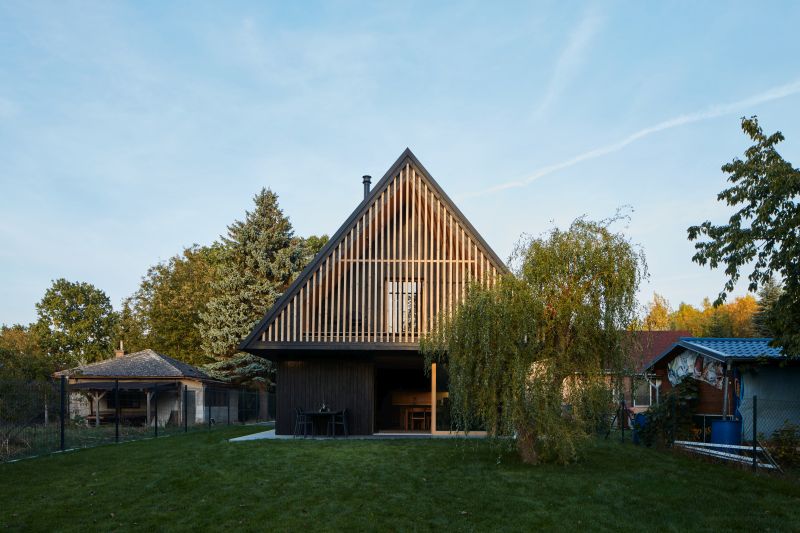 Prostorná CLT chata a dům zároveň 15 Prostorná CLT chata a dům zároveň