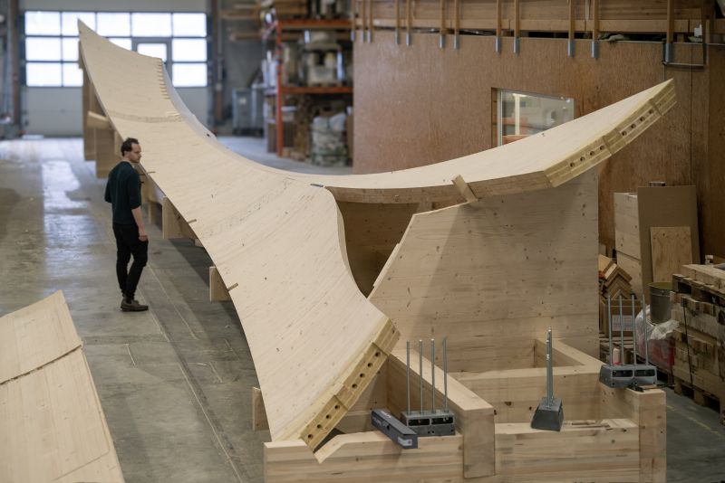 DrevoaStavby.cz Samotvárné dřevo CLT panely_v hale DrevoaStavby.cz Samotvárné dřevo CLT panely_v hale