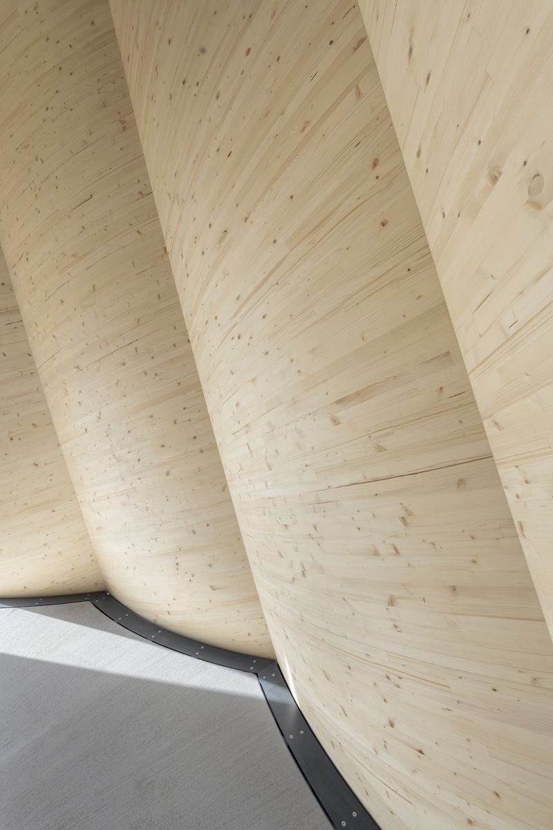 DrevoaStavby.cz Samotvárné dřevo CLT panely_v hale DrevoaStavby.cz Samotvárné dřevo CLT panely_věž_vnitřek