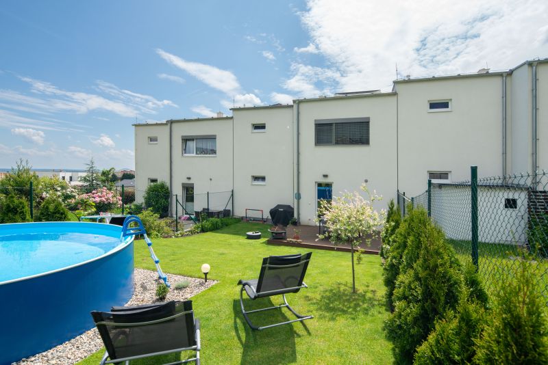 DrevoaStavby.cz Řadová dřevostavba VEXTA DrevoaStavby.cz Řadová dřevostavba VEXTA