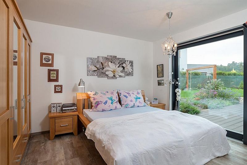 nizkoenergeticka-bezbarierova-drevostavba-interier-loznice