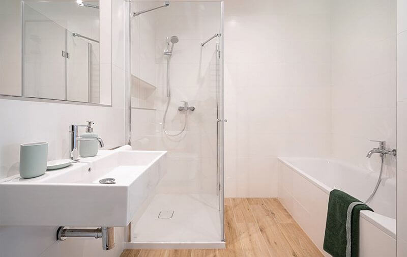 den-otevrenych-drevostaveb-vzorovy-dum-Morava-koupelna