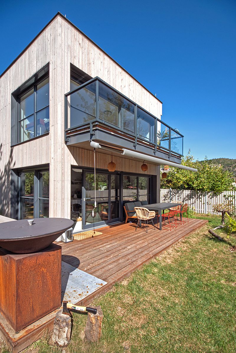 rekreacni-chata-Slapy-posezeni