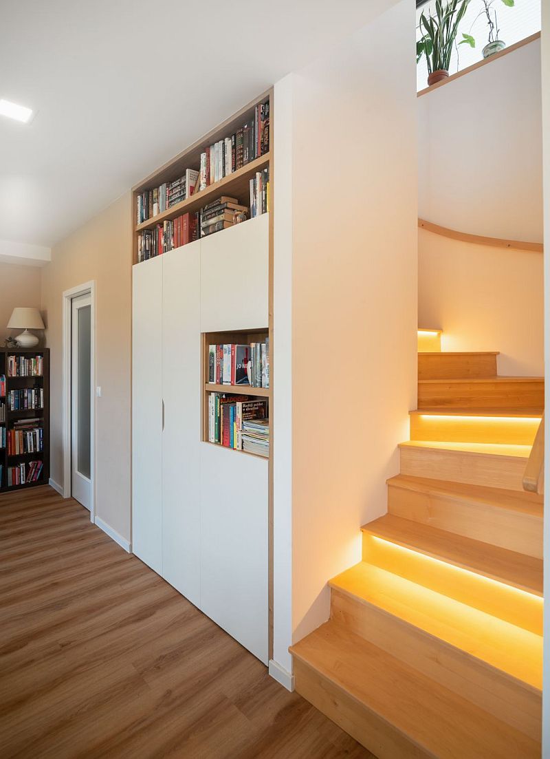 pasivni-drevostavba-interier-schodiste