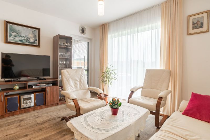 DrevoaStavby-navsteva-bungalovu-interier-3