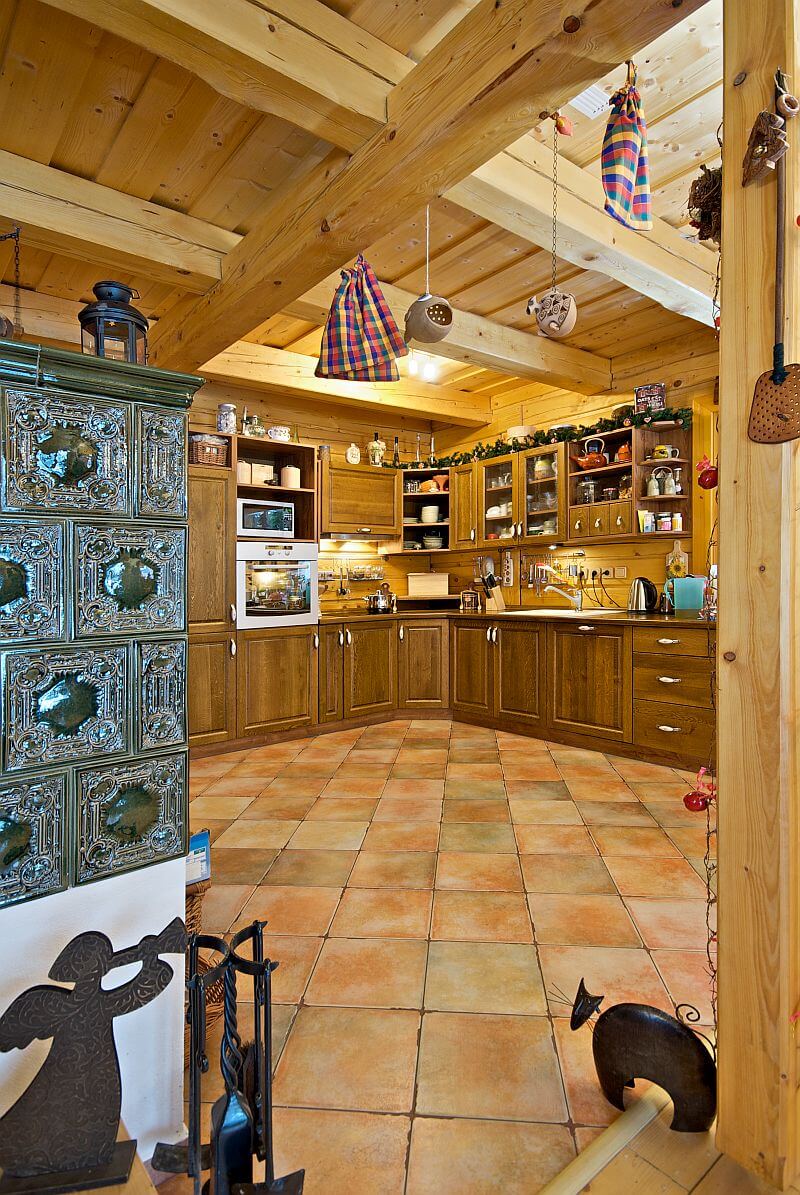 roubenka-Destne-v-Orlickych-horach-kuchyne