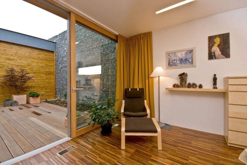 DrevoaStavby.cz | Dřevostavba zapuštěná do svahu DrevoaStavby.cz | Dřevostavba zapuštěná do svahu