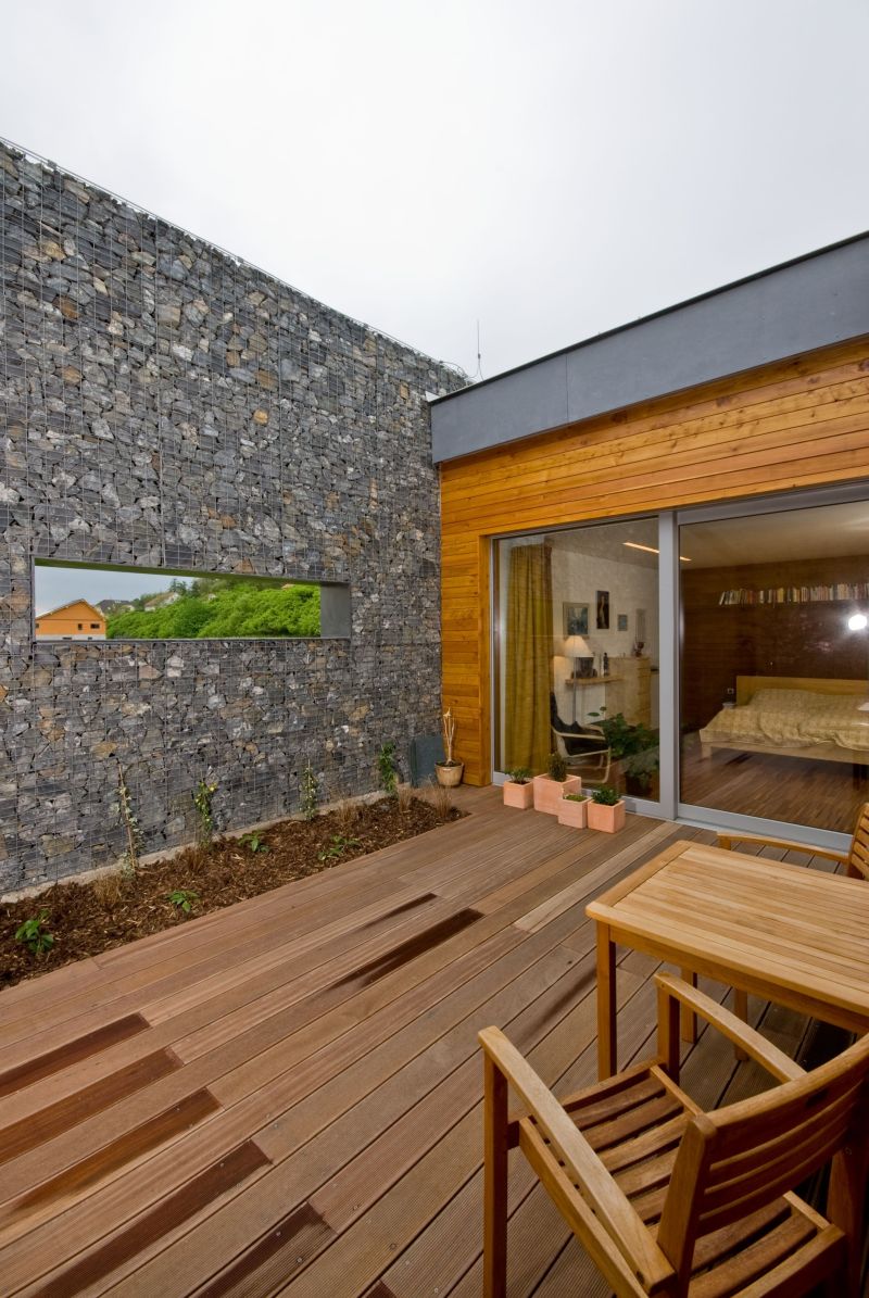 DrevoaStavby.cz | Dřevostavba zapuštěná do svahu DrevoaStavby.cz | Dřevostavba zapuštěná do svahu