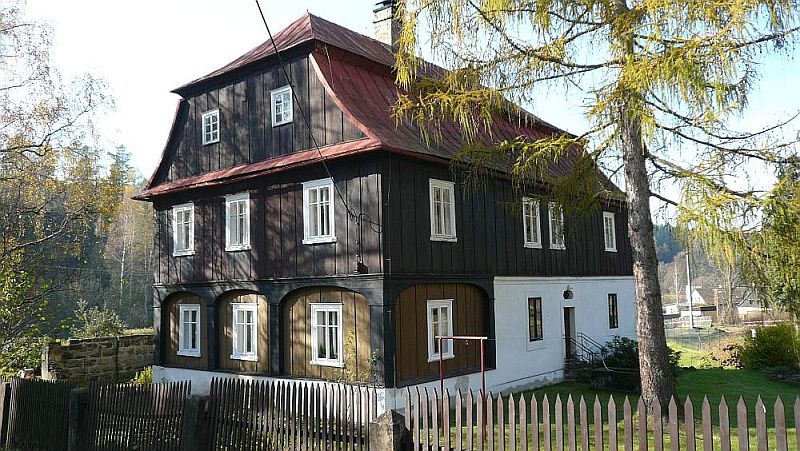 drevostavba-v-chranene-kajinne-oblasti-luzicke-hory