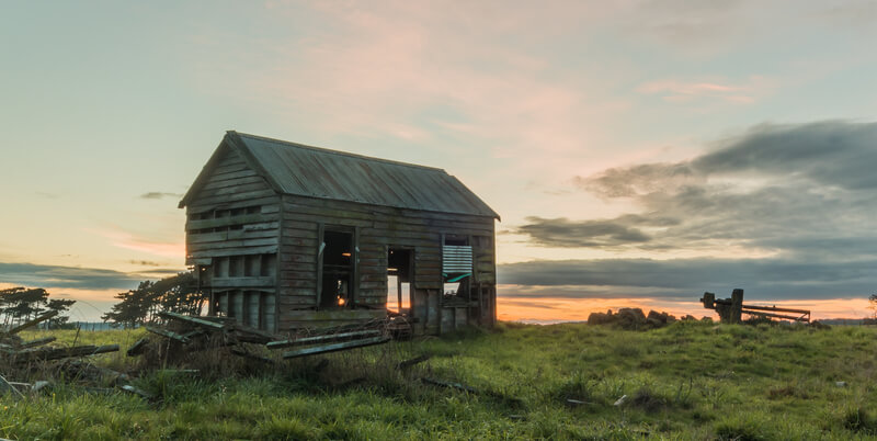 pozemek.stara-stavba-k-demolici