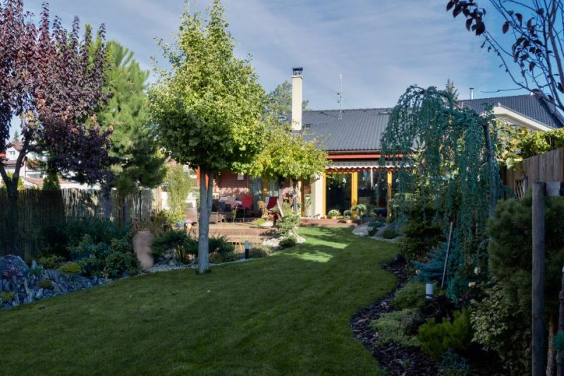 prakticky-bungalov-zahrada