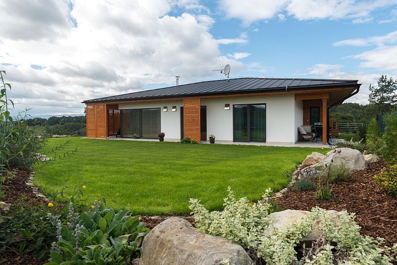 prizemni-drevostavba-ATRIUM-pozemek