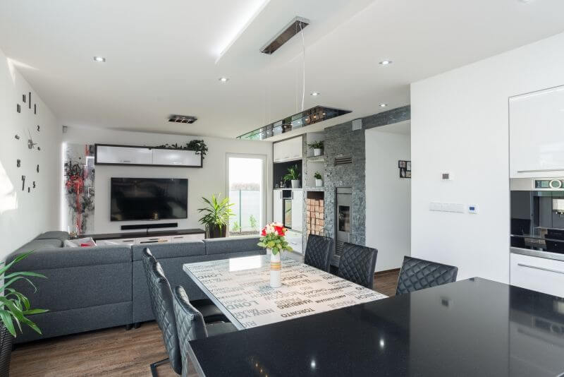 dřevostavba librantice interiér hlavní obytný prostor