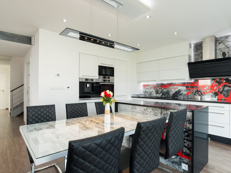 dřevostavba librantice interiér kuchyně