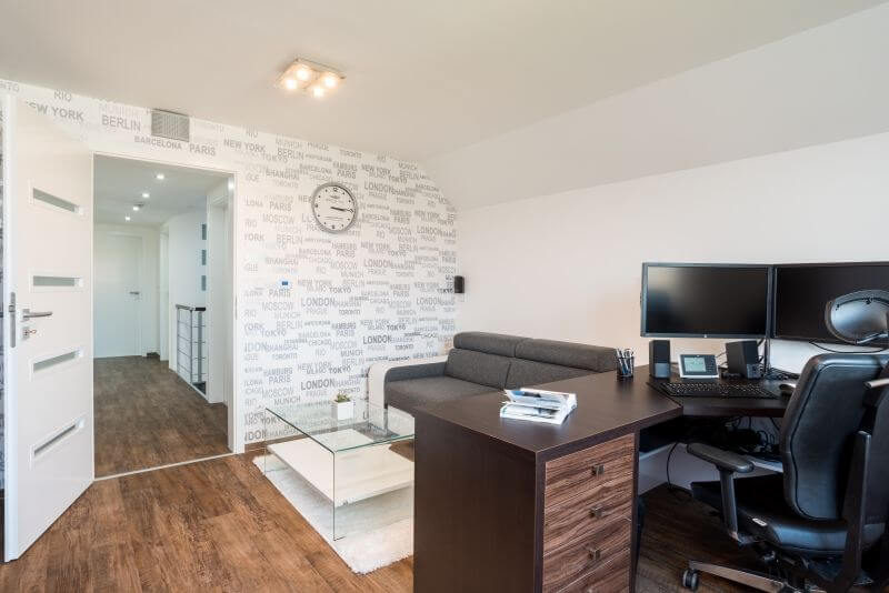 dřevostavba librantice interiér pracovna