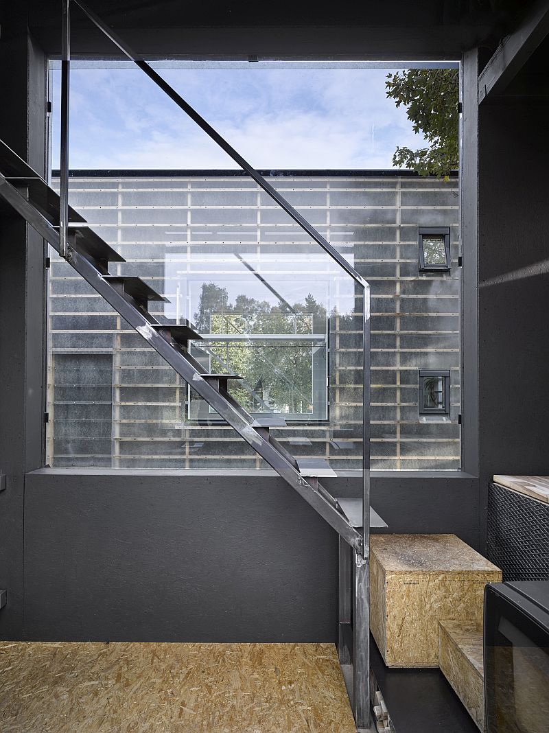 nevsedni-drevostavba-za-cenu-bytu-interier-schodiste