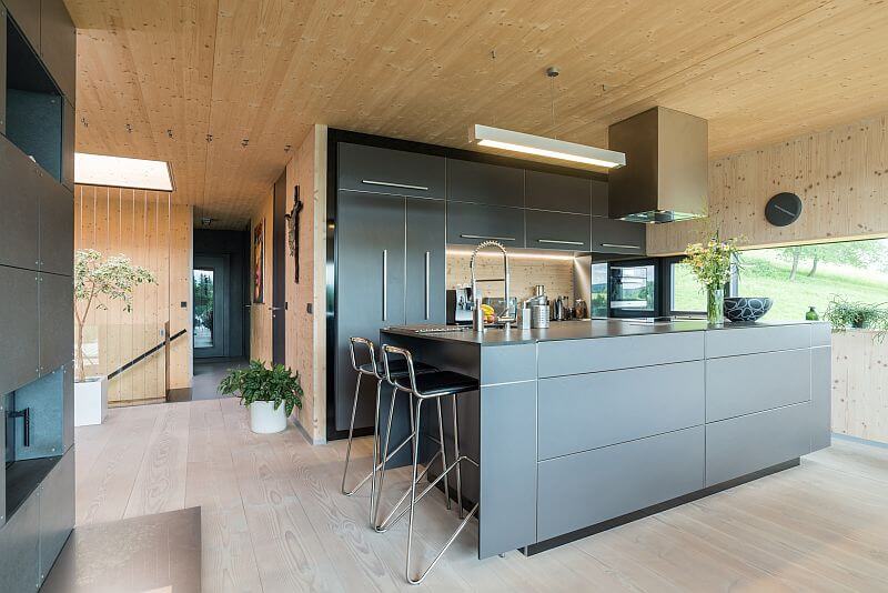 navsteva-domu-ve-svahu-zamberk-interier-kuchyn