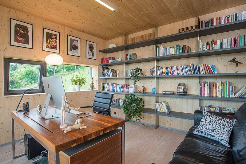 navsteva-domu-ve-svahu-zamberk-interier-pracovna