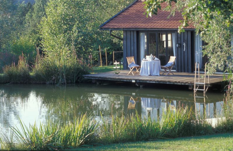 DrevoaStavby.cz | Zahradní domek u jezírka DrevoaStavby.cz | Zahradní domek u jezírka