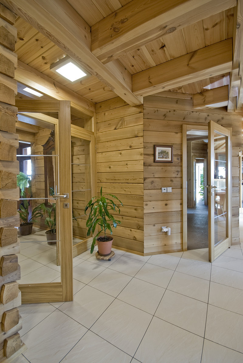 Bartos-roubeny-dum-chodba