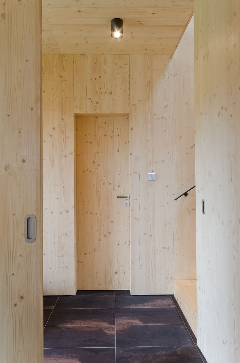 vikendova-drevostavba-chodba