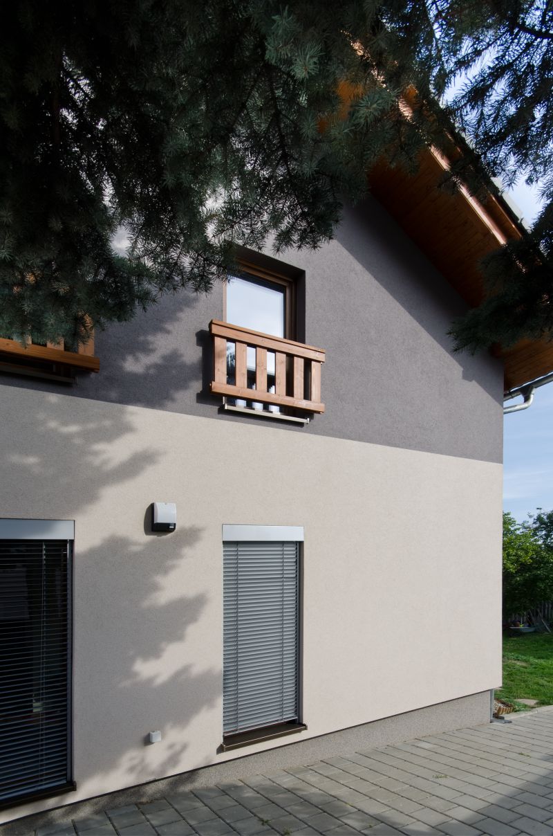 DrevoaStavby.cz | Modern&iacute; dřevostavba v uličn&iacute; z&aacute;stavbě