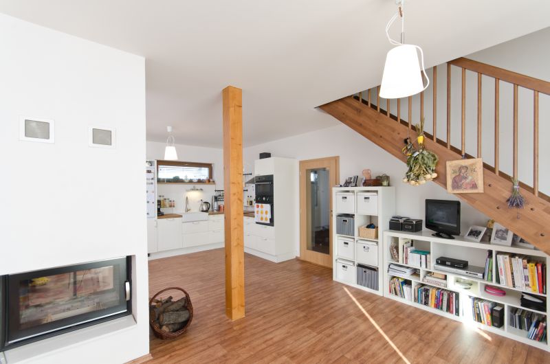 DrevoaStavby.cz | Modern&iacute; dřevostavba v uličn&iacute; z&aacute;stavbě