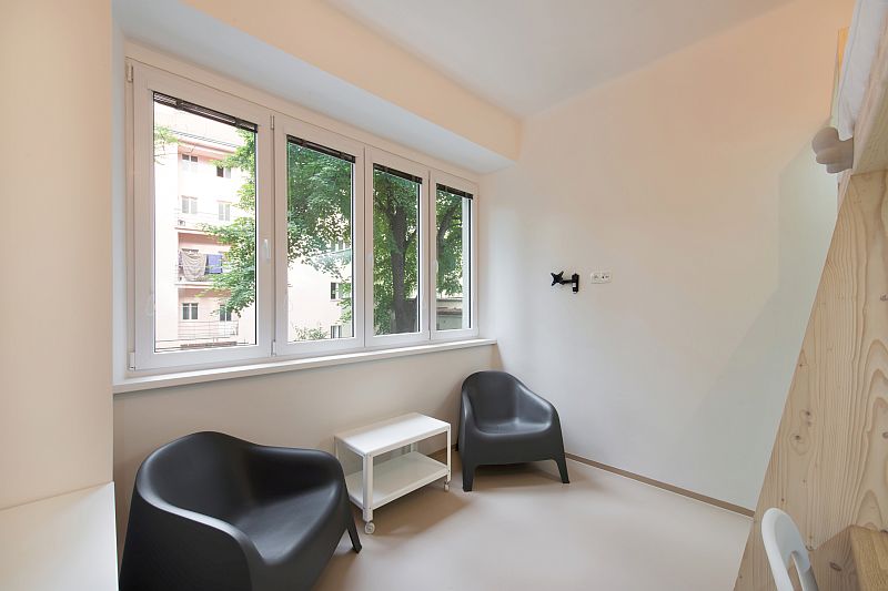 mini-bydleni-NOVATOP-svetla-sezeni