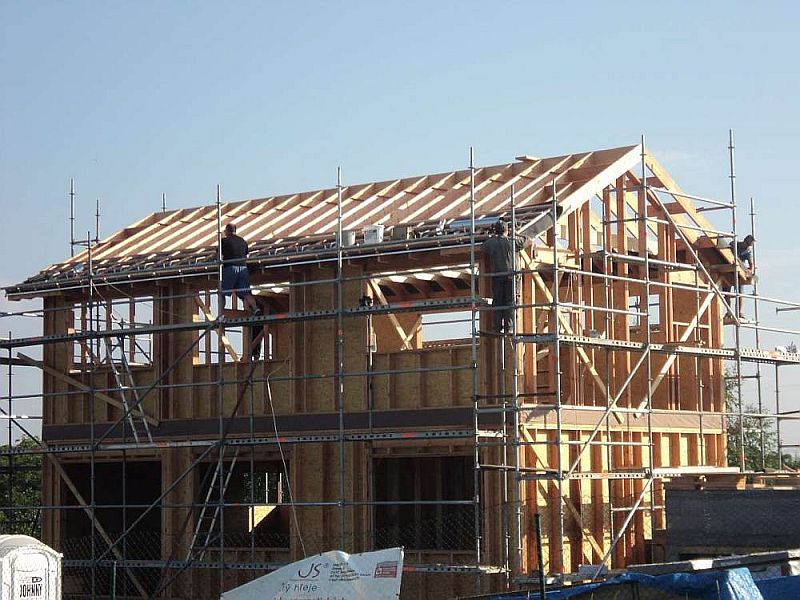 moderni-patrova-drevostavba-na-klic-system-two-by-four-penatus-krov-a-strecha