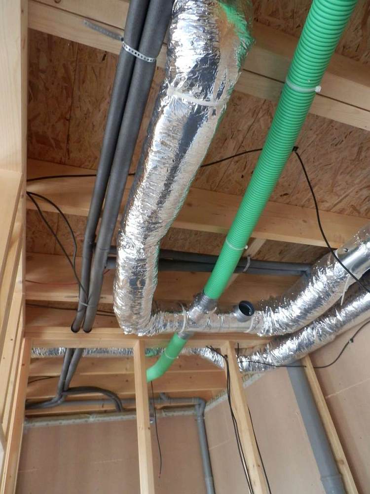 moderni-patrova-drevostavba-na-klic-system-two-by-four-penatus-rozvody-instalaci