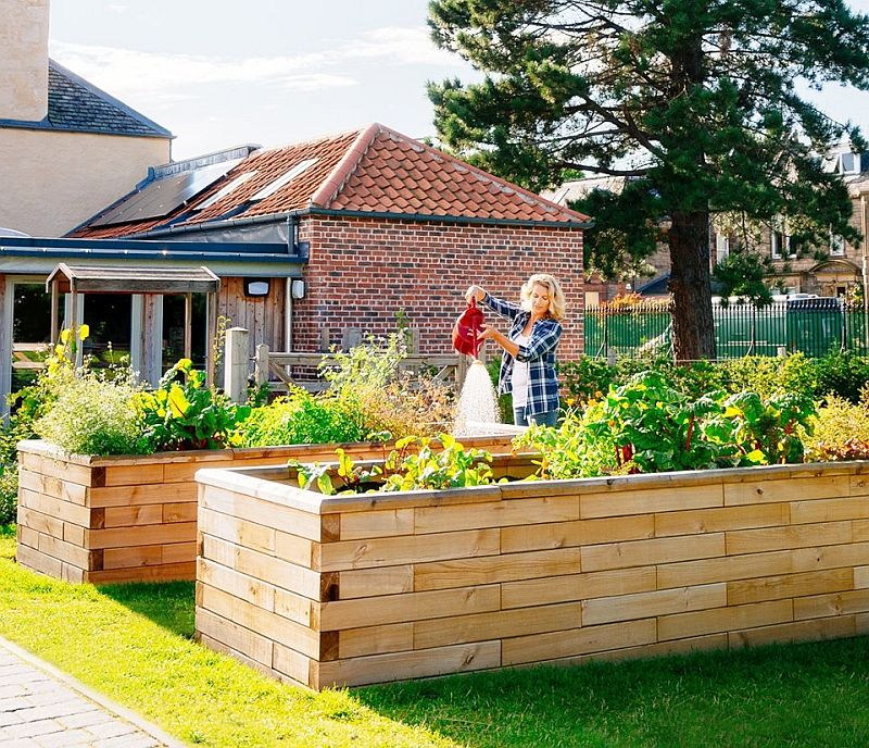 DrevoaStavby.cz Vyv&yacute;&scaron;en&eacute; z&aacute;hony na zahradě a jejich v&yacute;hody