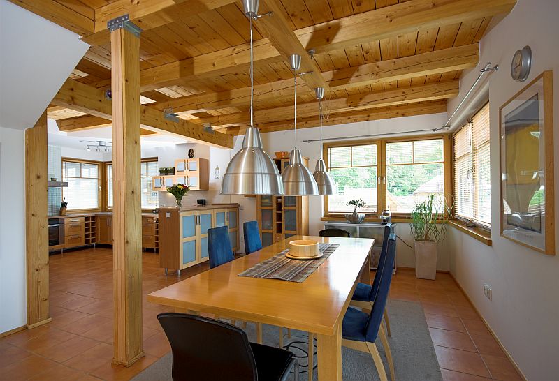 drevostavba-Krumlov-jidelna